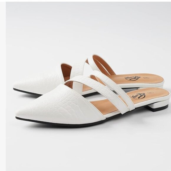 Women's White Pointy Toe Slides for Women, Flat Mule Slides size 7 - Picture 2 of 4